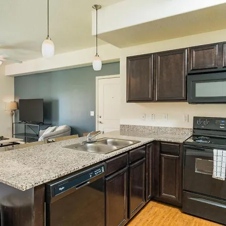 Landing Modern Apartment With Amazing Amenities